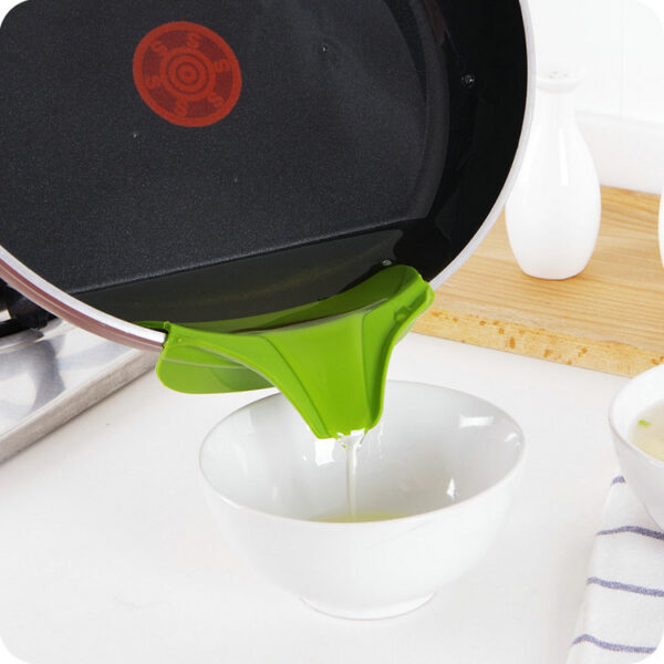 Anti-spill Silicone Spout Funnel for Pots Pans and Bowls - Image 2