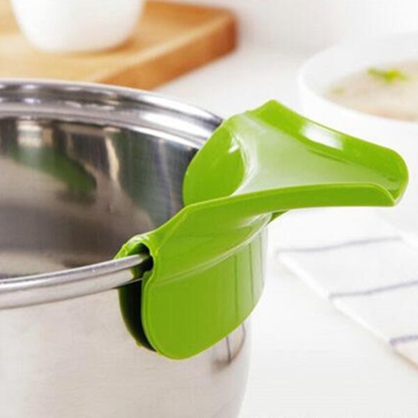 Anti-spill Silicone Spout Funnel for Pots Pans and Bowls - Image 4
