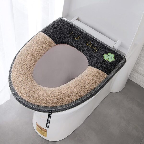 Winter Plush Soft Toilet Seat Cover With Handle - Image 4